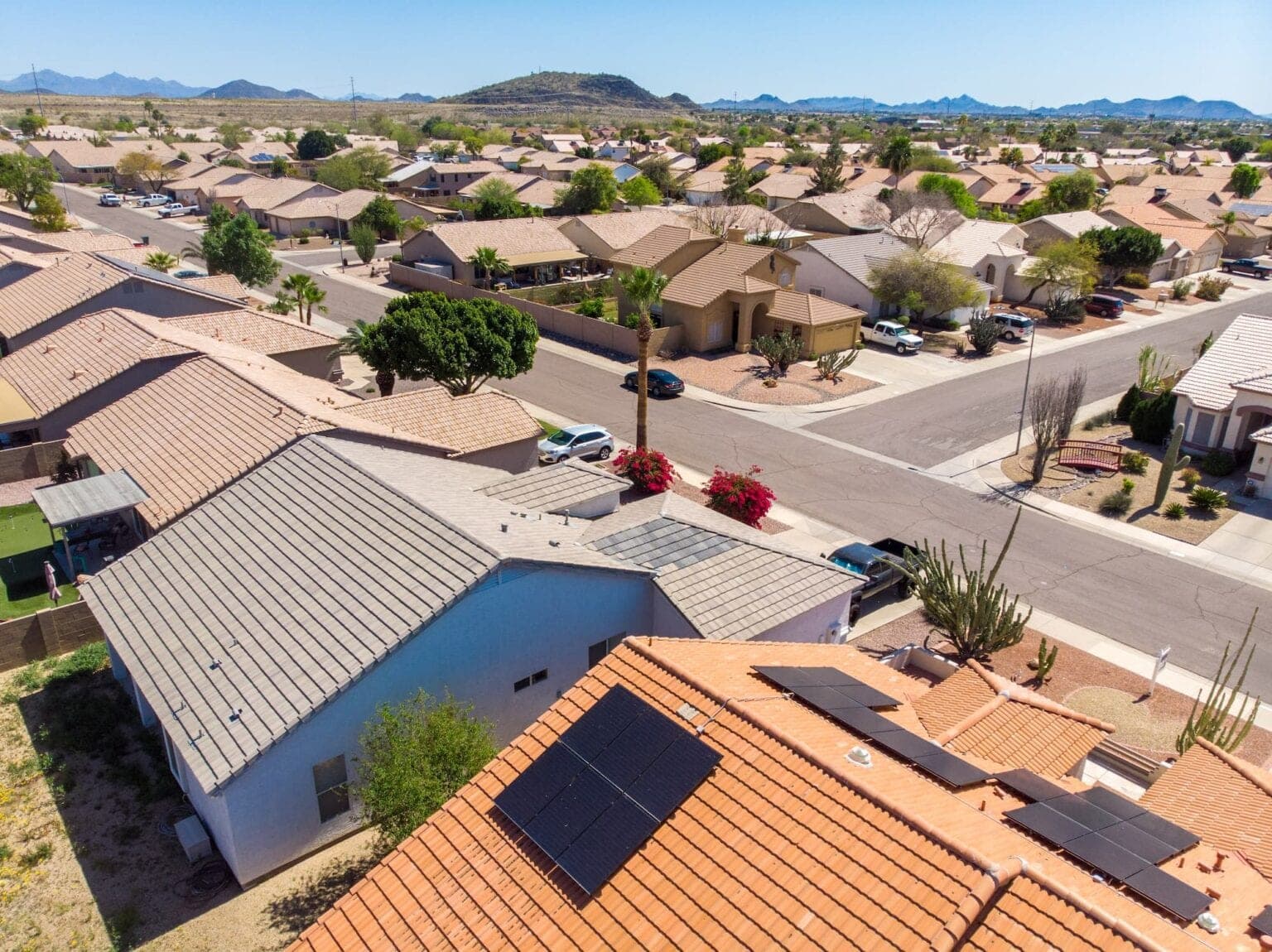 Heat-resistant roofing materials for Arizona homes